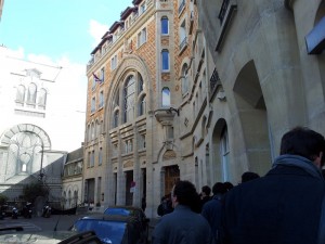 L'entrée du théâtre Adyar